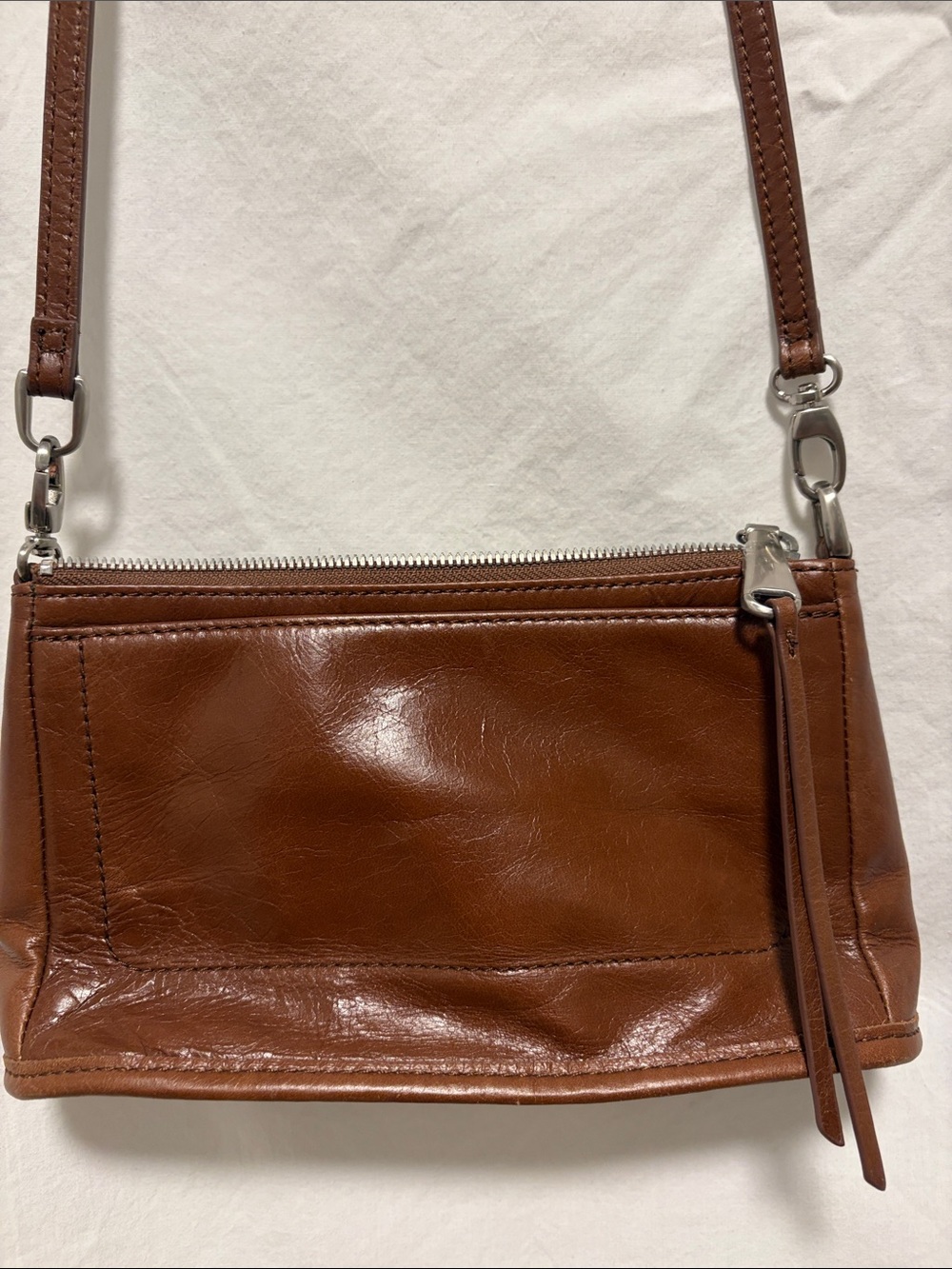 NWOT HOBO Polished Brown Leather Crossbody Bag - Classic Women’s Shoulder Bag